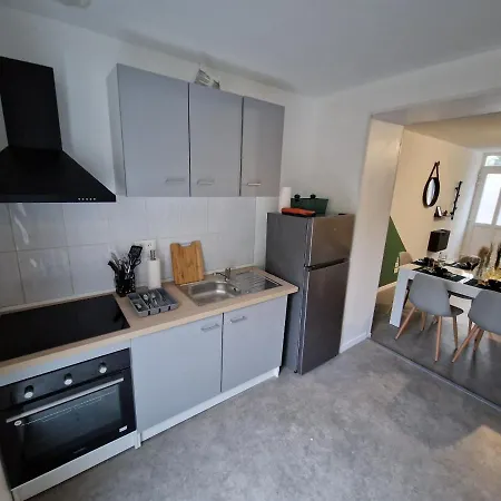 Standing Proche Zone Industrielle 斐格涅斯